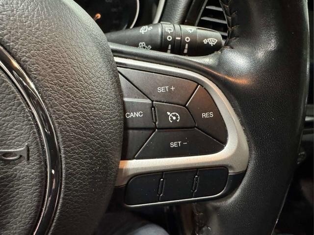 Jeep Compass Vehicle Full-screen Gallery Image 16