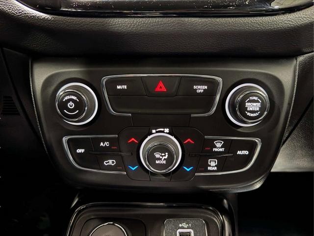 Jeep Compass Vehicle Full-screen Gallery Image 17