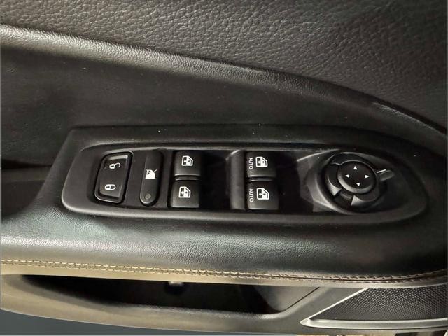 Jeep Compass Vehicle Full-screen Gallery Image 21