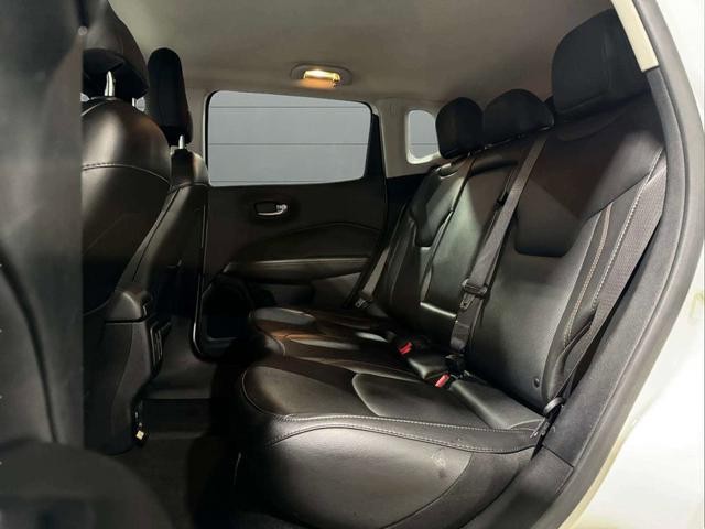 Jeep Compass Vehicle Full-screen Gallery Image 24
