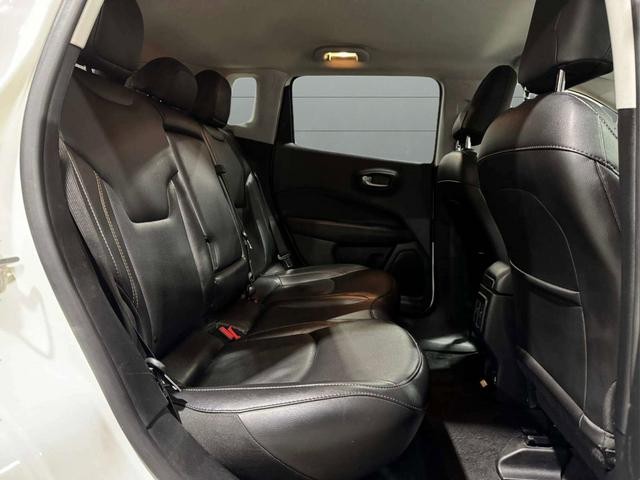 Jeep Compass Vehicle Full-screen Gallery Image 25