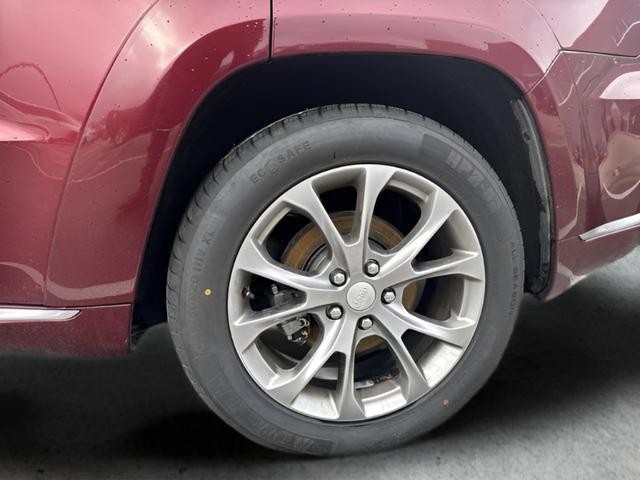 Jeep Grand Cherokee Vehicle Full-screen Gallery Image 18