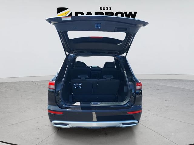 Mitsubishi Outlander PHEV Vehicle Full-screen Gallery Image 24