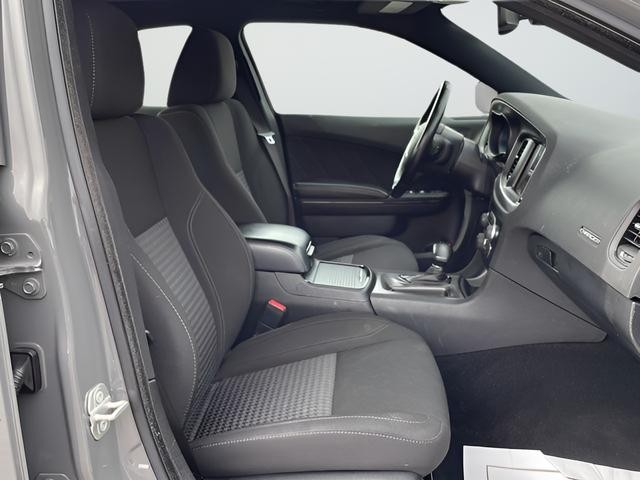 Dodge Charger Vehicle Full-screen Gallery Image 15