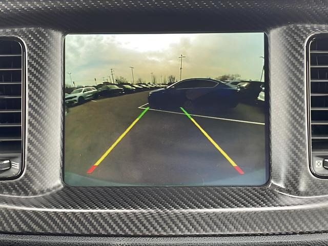 Dodge Charger Vehicle Full-screen Gallery Image 24