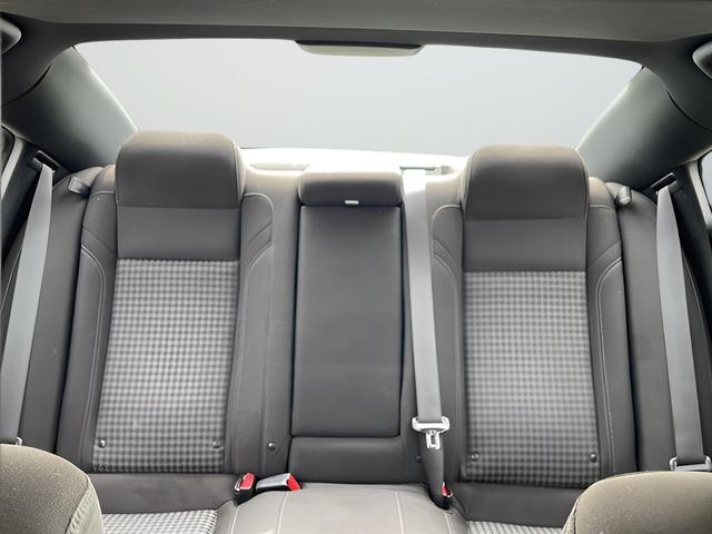 Dodge Charger Vehicle Full-screen Gallery Image 28