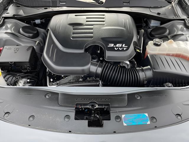 Dodge Charger Vehicle Full-screen Gallery Image 29