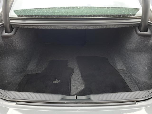 Dodge Charger Vehicle Full-screen Gallery Image 30