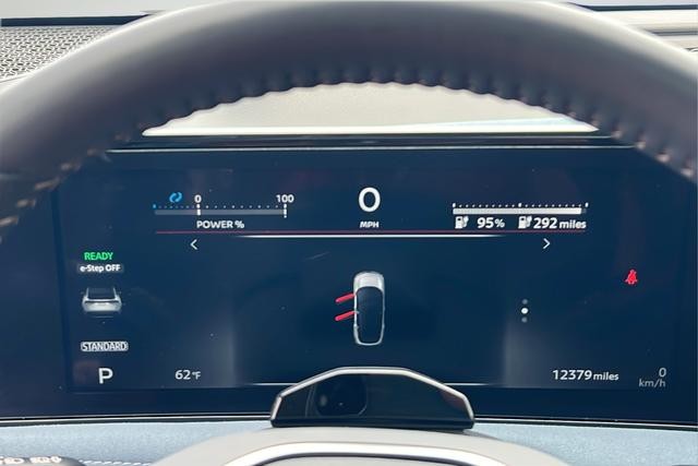 Nissan ARIYA Vehicle Full-screen Gallery Image 12