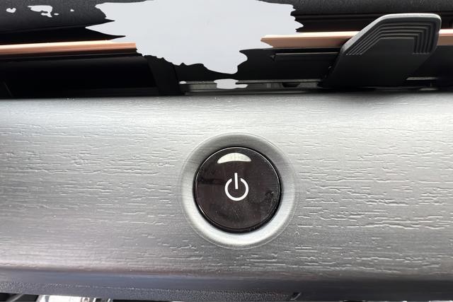 Nissan ARIYA Vehicle Full-screen Gallery Image 13