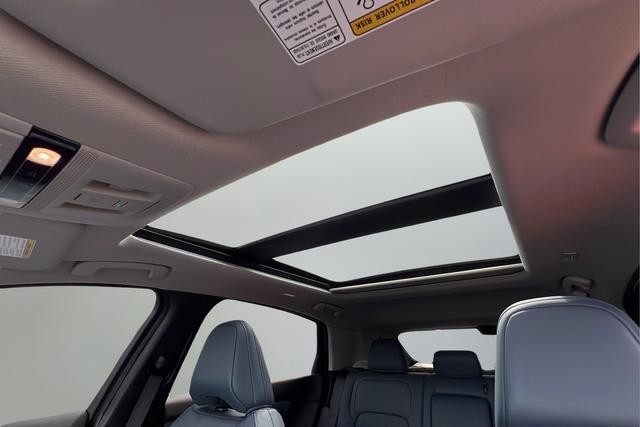 Nissan ARIYA Vehicle Full-screen Gallery Image 19
