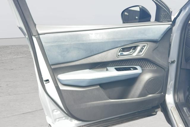 Nissan ARIYA Vehicle Full-screen Gallery Image 24