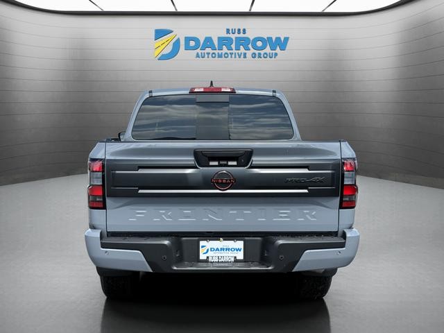 Nissan Frontier Vehicle Full-screen Gallery Image 4