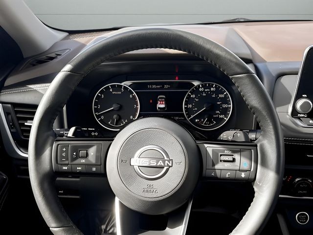 Nissan Rogue Vehicle Full-screen Gallery Image 10