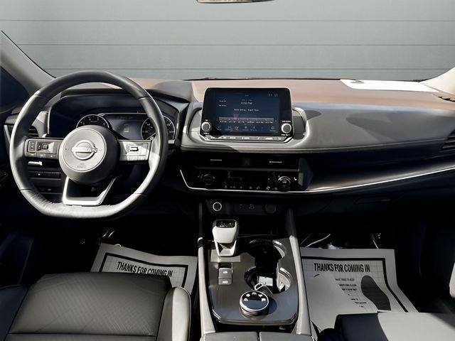 Nissan Rogue Vehicle Full-screen Gallery Image 13