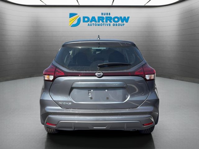 Nissan Kicks Play Vehicle Full-screen Gallery Image 4