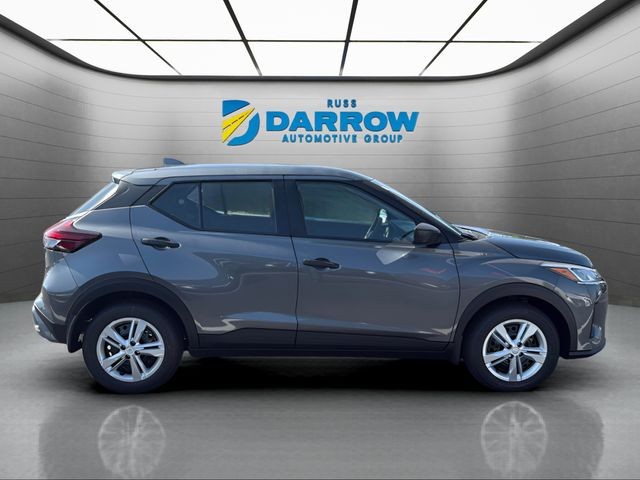 Nissan Kicks Play Vehicle Full-screen Gallery Image 6