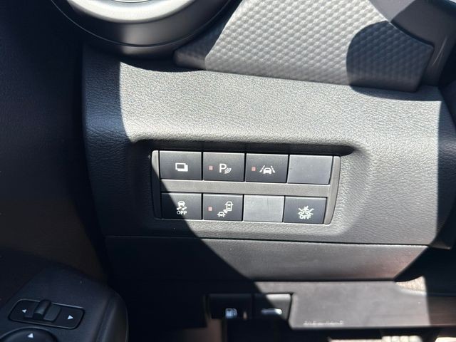 Nissan Kicks Play Vehicle Full-screen Gallery Image 9
