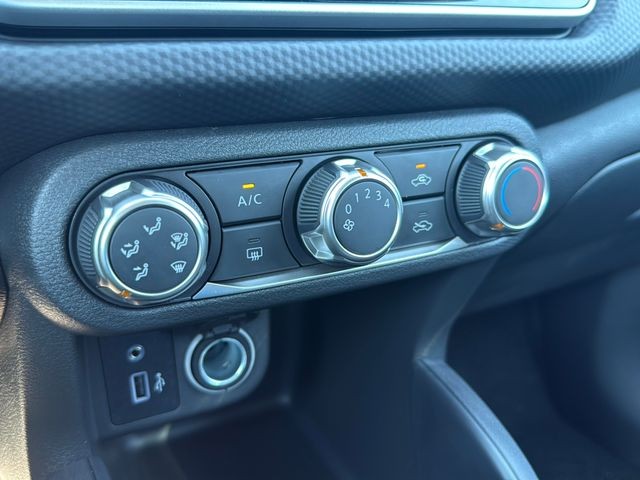 Nissan Kicks Play Vehicle Full-screen Gallery Image 10