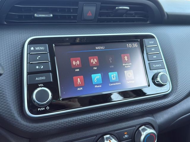 Nissan Kicks Play Vehicle Full-screen Gallery Image 16