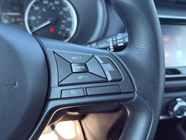 Nissan Kicks Play Vehicle Full-screen Gallery Image 18