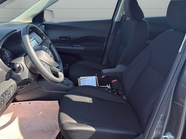 Nissan Kicks Play Vehicle Full-screen Gallery Image 23