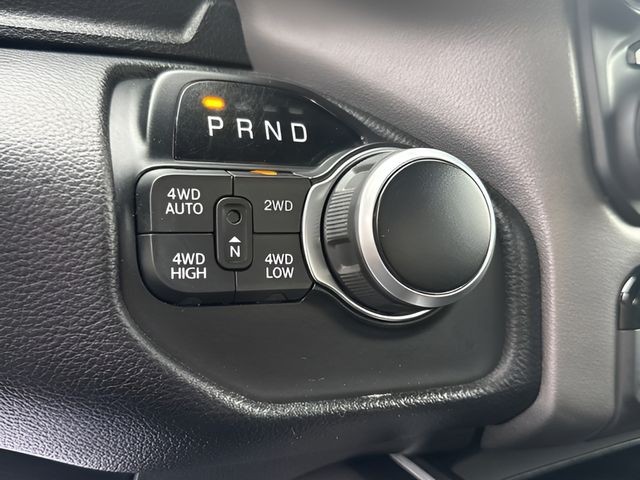Ram 1500 Vehicle Full-screen Gallery Image 10