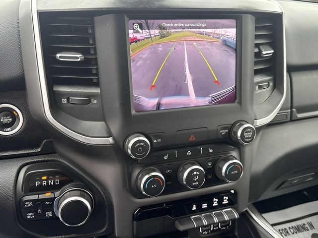 Ram 1500 Vehicle Full-screen Gallery Image 16