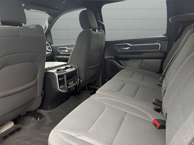 Ram 1500 Vehicle Full-screen Gallery Image 18