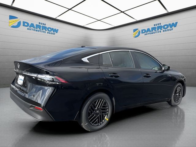 Nissan Sentra Vehicle Full-screen Gallery Image 6