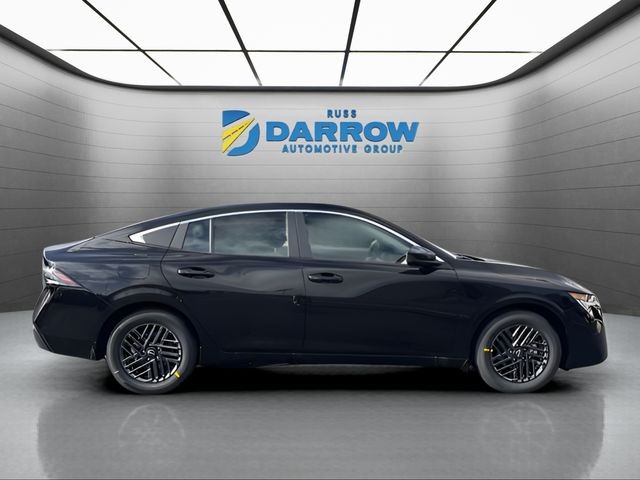 Nissan Sentra Vehicle Full-screen Gallery Image 7