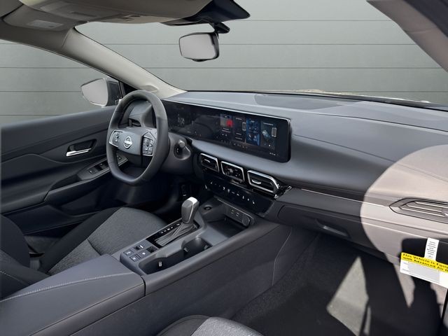 Nissan Sentra Vehicle Full-screen Gallery Image 17