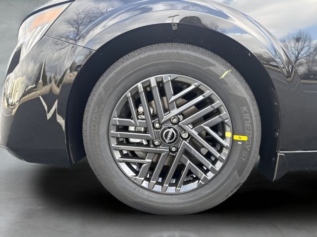 Nissan Sentra Vehicle Full-screen Gallery Image 24