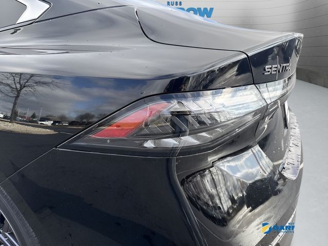 Nissan Sentra Vehicle Full-screen Gallery Image 28