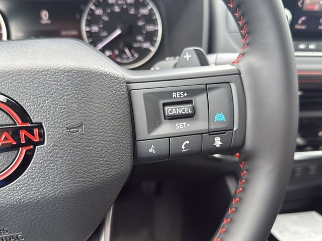 Nissan Rogue Vehicle Full-screen Gallery Image 20