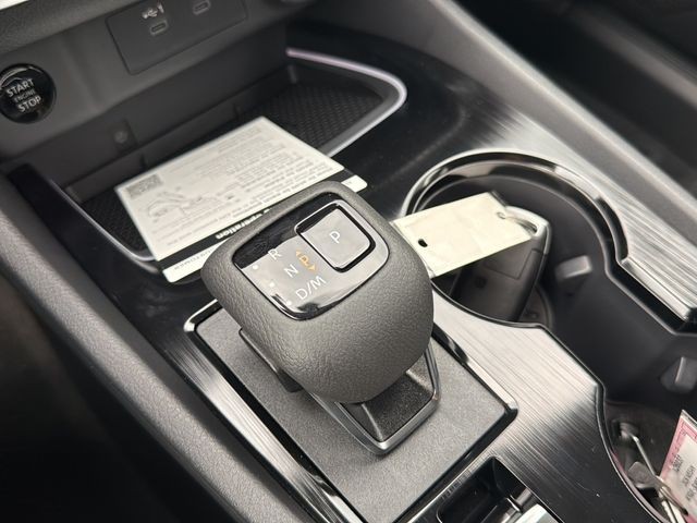 Nissan Rogue Vehicle Full-screen Gallery Image 26
