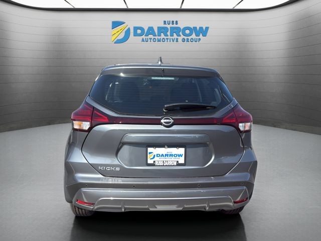 Nissan Kicks Play Vehicle Full-screen Gallery Image 4