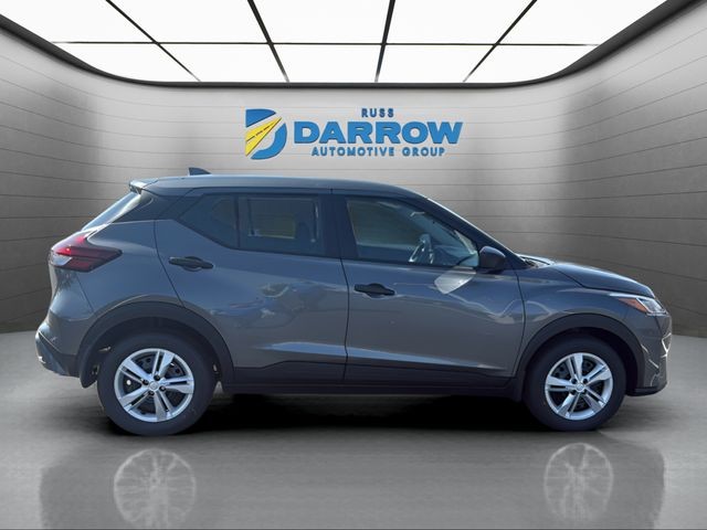 Nissan Kicks Play Vehicle Full-screen Gallery Image 6