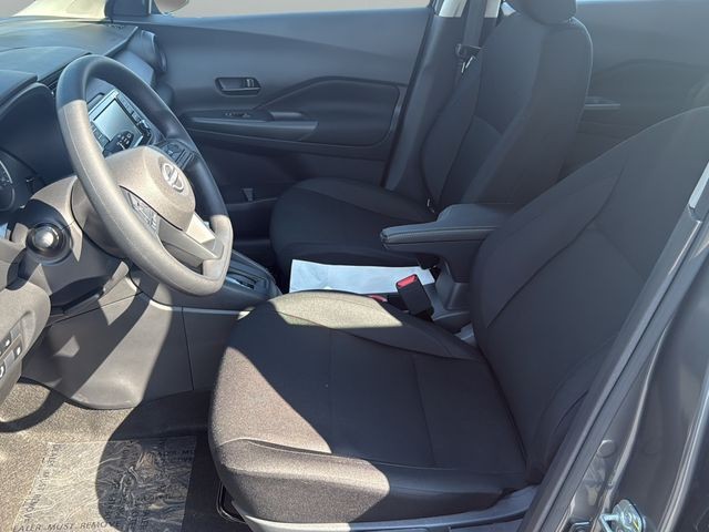 Nissan Kicks Play Vehicle Full-screen Gallery Image 15
