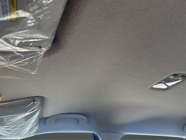 Nissan Kicks Play Vehicle Full-screen Gallery Image 18