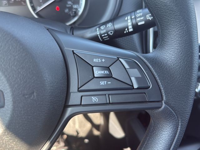 Nissan Kicks Play Vehicle Full-screen Gallery Image 21