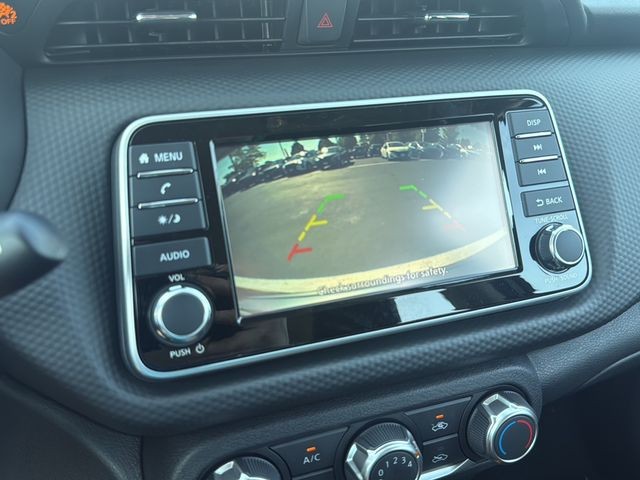 Nissan Kicks Play Vehicle Full-screen Gallery Image 25