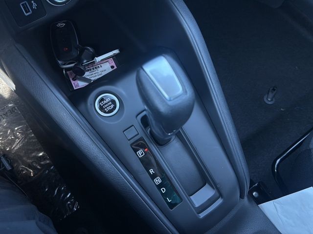 Nissan Kicks Play Vehicle Full-screen Gallery Image 27