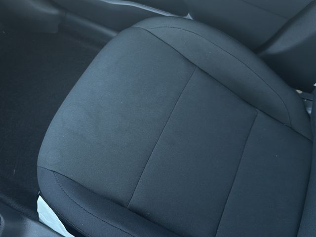 Nissan Kicks Play Vehicle Full-screen Gallery Image 28
