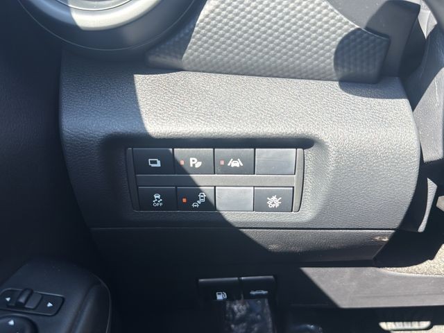 Nissan Kicks Play Vehicle Full-screen Gallery Image 30