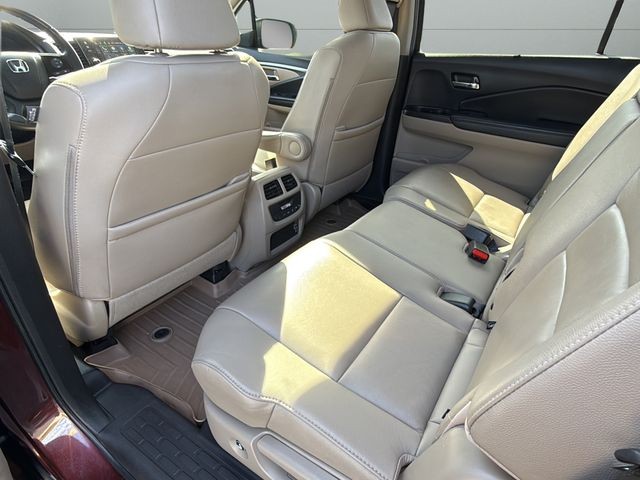 Honda Pilot Vehicle Full-screen Gallery Image 16