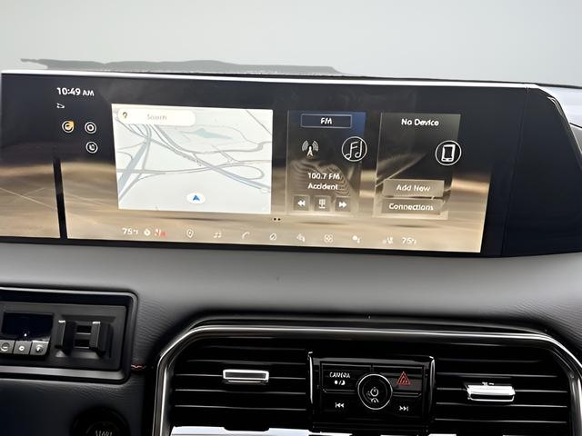 Nissan Armada Vehicle Full-screen Gallery Image 17