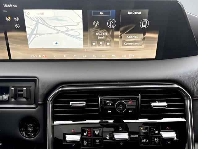 Nissan Armada Vehicle Full-screen Gallery Image 18
