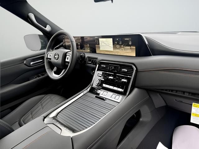Nissan Armada Vehicle Full-screen Gallery Image 26