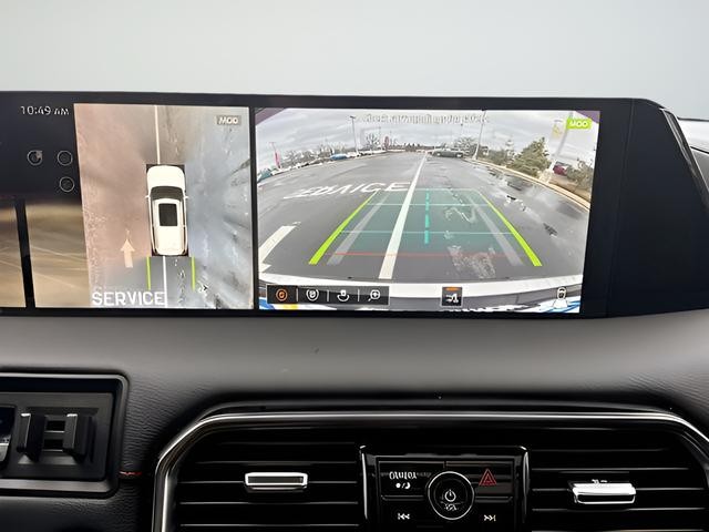 Nissan Armada Vehicle Full-screen Gallery Image 28